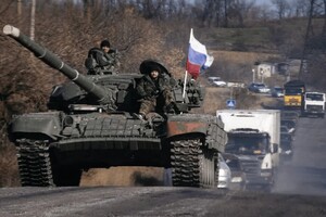 Військові експерти припускають, що російських військовослужбовців і техніку перекинули до окупованої Луганщини