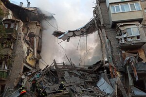 Окупант атакував Запоріжжя сімома ракетами, цілями ворога стали житлові квартали в центрі міста