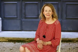 Анні Ерно 82-річна французька письменниця, професорка літератури