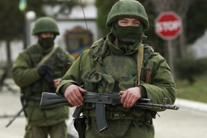 Російські солдати пограбували своїх у Херсоні та дременули до Криму