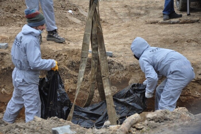 У звільненому Святогірську виявлено ще кілька тіл вбитих цивільних
