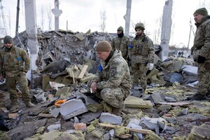 Наслідки удару по казармі в Миколаєві 18 березня