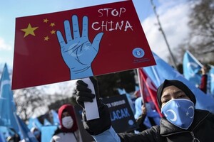Раніше в США заявили, що Китай тримає в концтаборах три мільйони уйгурів