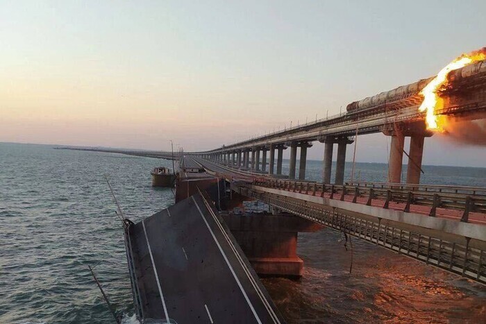 «Таки устал». Кличко потролил россиян из-за взрыва на Крымском мосту