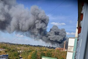 В окупованому Донецьку – масштабна пожежа після вибухів
