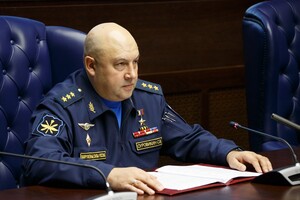 У березні 2022 року генпрокурорка Ірина Венедиктова повідомляла про підозру, яку було висунуто Суровікіну