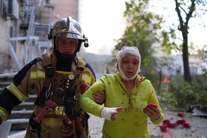 Понад 30 постраждалих: рятувальники уточнили ситуацію у Києві  