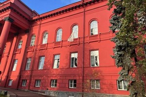 Удар по центру Києва: кадри з парку Шевченка, музею та університету