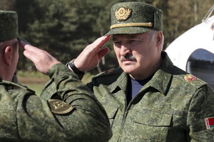 Лукашенко підігруватиме Путіну у війні з Україною