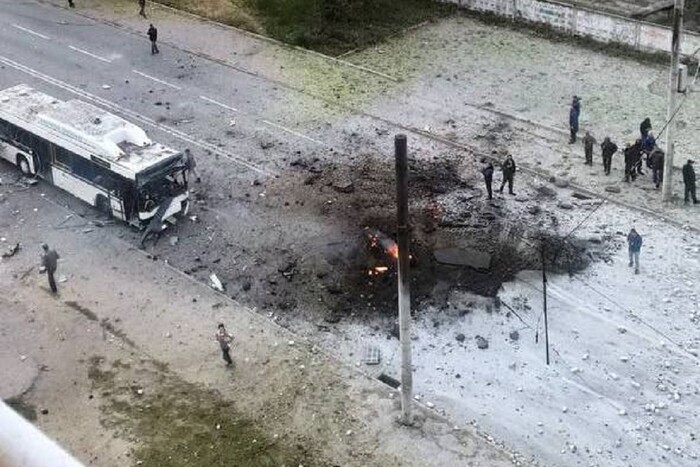 У Дніпрі за один день відновлена знищена російською ракетою вулиця (фото)