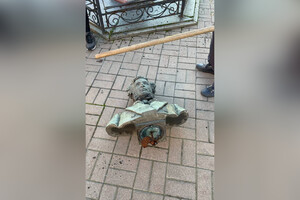 Пам'ятник Пушкіну у Києві демонтували 11 жовтня 