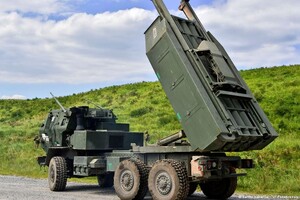 З США в Україну прибули ще чотири артилерійські ракетні системи Himars
