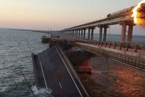Російські спецслужби вважають, що вибуховий пристрій, який здетонував на мосту, був захований в рулонах з будівельною поліетиленовою плівкою