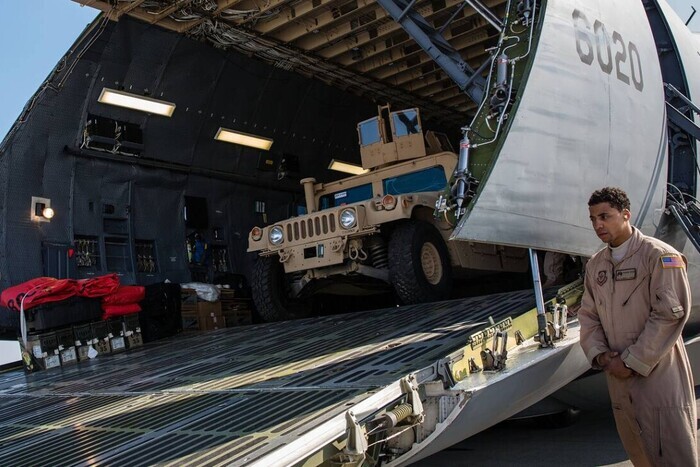 США готовят новый пакет военной помощи Украине на $725 млн – Reuters