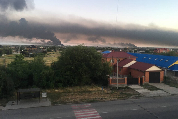 Чотири вибухи й детонація: на військовій базі росіян у Мелітополі сталася «бавовна»
