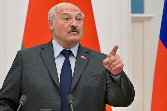 Лукашенко раптом закликав «зупинити війну в Україні і домовитися»