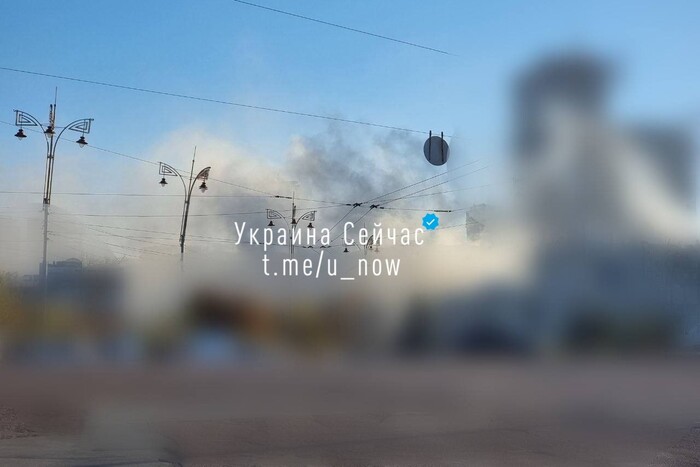Ворог влучив дронами по житловому будинку в Києві