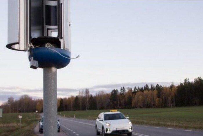 У Швеції зникають камери контролю швидкості. Крадене опиняється в безпілотниках РФ