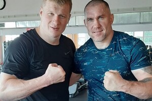 Тренер відомого російського боксера воює проти України (фото)