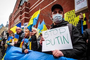 Українці повинні вимагати від США більше зброї на протестах 