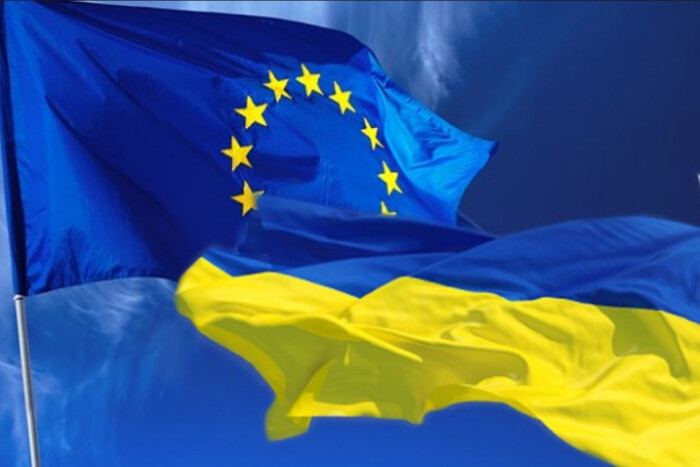 Головне за ніч: у Херсоні відмовляються приймати рублі, а ЄС допоможе Україні пережити зиму