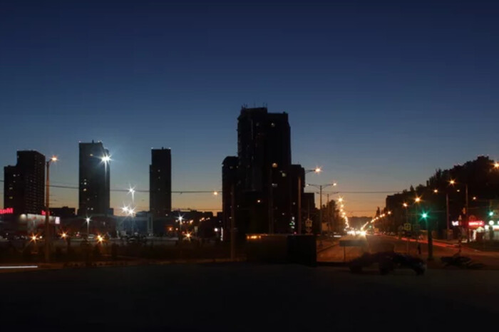 Жителі Ірпеня б'ють на сполох: у місті під Києвом немає світла понад 11 годин