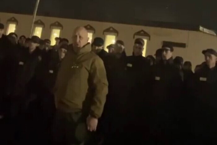 «Обратной дороги нет». Как «повар Путина» вербует зэков на войну против Украины (видео)