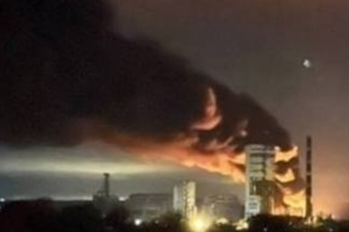 Біля окупованого Луганська спалахнула масштабна пожежа (фото)