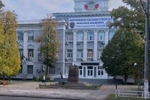 Мінкульт висміяв рашистів, які втікають з Херсона, прихопивши пам'ятники Суворову та Ушакову