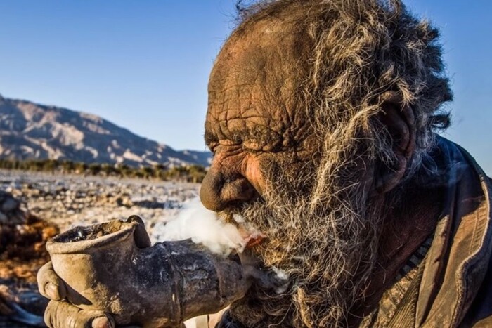 Не мився понад пів століття. В Ірані помер «найбрудніший чоловік у світі» (фото)