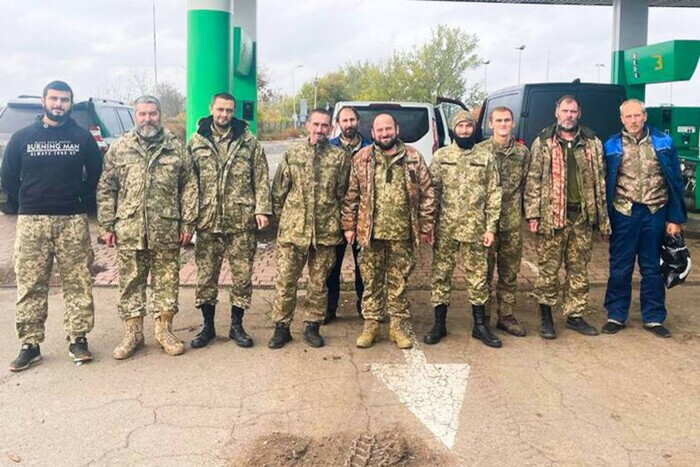 Украина провела обмен пленными. Десять военных вернулись домой