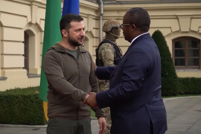 До Києва вперше з 24 лютого прибув лідер африканської держави (відео)