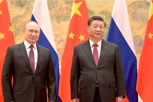 Росія впаде без підтримки Китаю