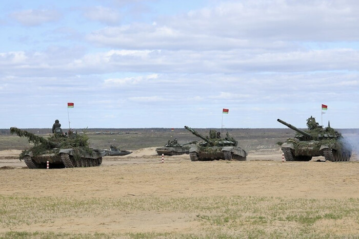 Теневой министр обороны в правительстве Тихановской: Беларусь продает России танки