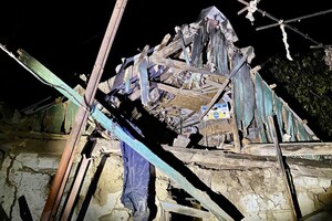 У Нікополі пошкоджені вісім багатоповерхових та приватних будинків
