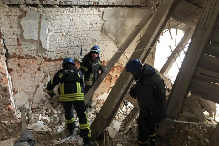 Рятувальники продовжують розбирати завали і знаходити тіла у Святогірській лаврі