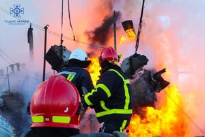 На Черкащині рятувальники ліквідували пожежу, спричинену ракетними ударами