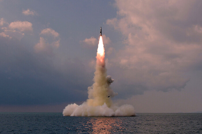 КНДР запустила баллистические ракеты, Южная Корея заявила о вторжении
