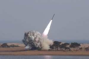 Південнокорейські військові також повідомили, що КНДР 3 листопада запустила дві балістичні ракети малої дальності