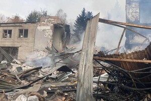Обстріл житлового кварталу у Запоріжжі: влада повідомила про жертви (фото)