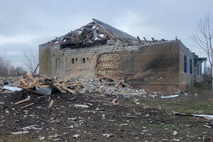 В результате атаки повреждено здание дома культуры
