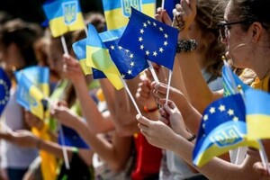 Українці з оптимізмом дивляться у майбутнє