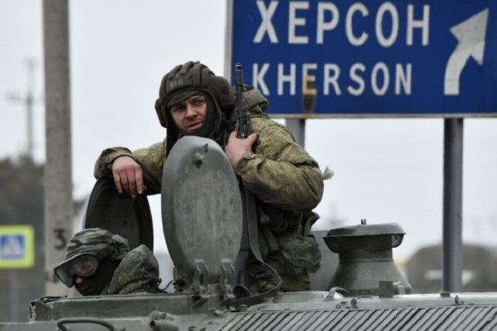 Міноборони РФ відзвітувало про «героїчну» здачу Херсона