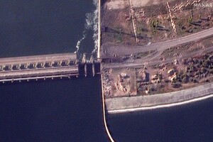 Рашисти під час відступу підірвали мости через Дніпро (супутникові знімки)