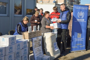 Росія не пускає гуманітарні вантажі на захоплені території України