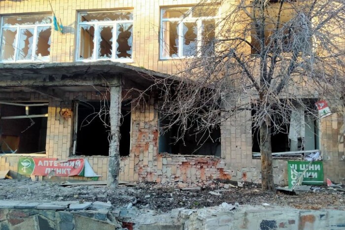 Рашисти обстріляли пологовий будинок у Торецьку: ОВА показала наслідки (фото)