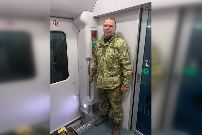 Провідниця «Укрзалізниці» вигнала з вагона воїна ЗСУ: подробиці скандалу
