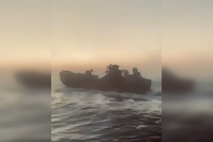 Як воїни ЗСУ переправляються через Дніпро: Міноборони заінтригувало відеозаписом