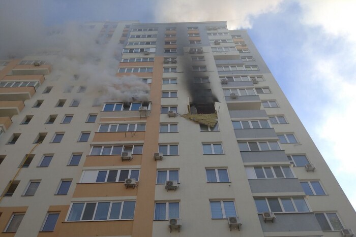 У Києві від вибуху акумулятора загорілася квартира  