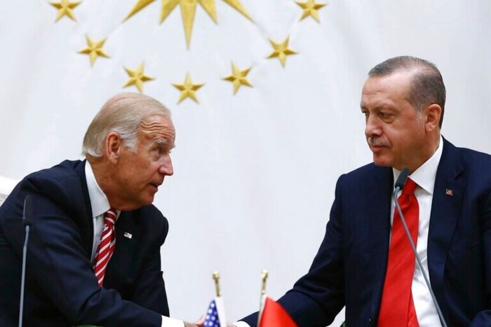 Байден й Ердоган провели на саміті G20 неоголошену зустріч: деталі